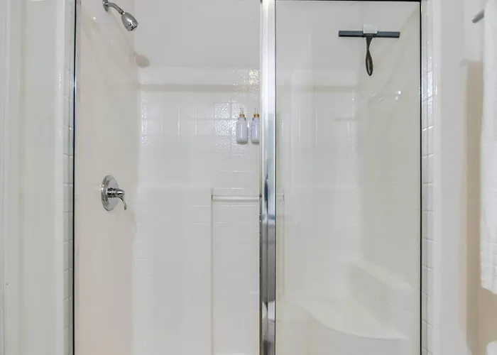 Appartement Downtown With Free In & Out Parking 1