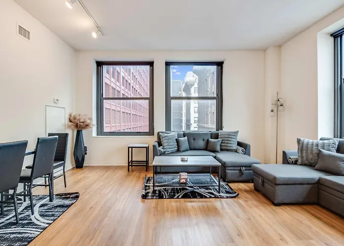 Appartement Downtown With Free In & Out Parking 1 *