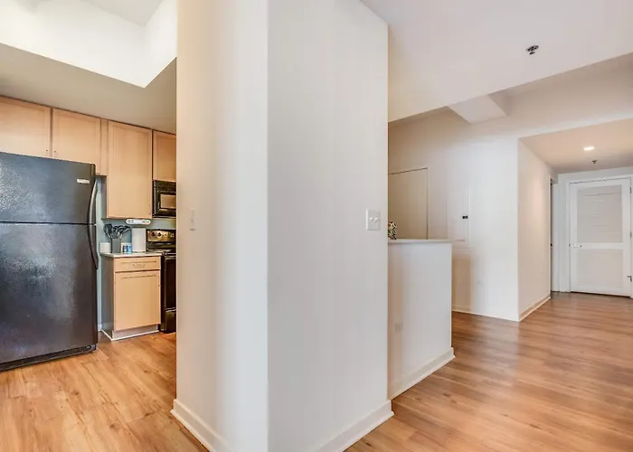 Appartement Downtown With Free In & Out Parking 1 *