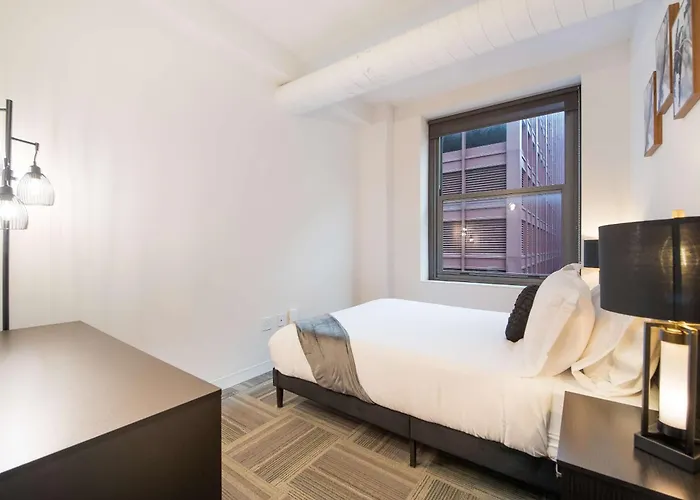 Appartement Downtown With Free In & Out Parking 1