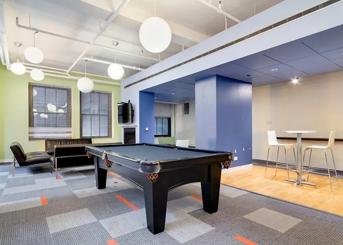 Appartement Downtown With Free In & Out Parking 1 *
