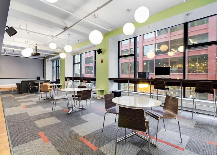 Appartement Downtown With Free In & Out Parking 1 *