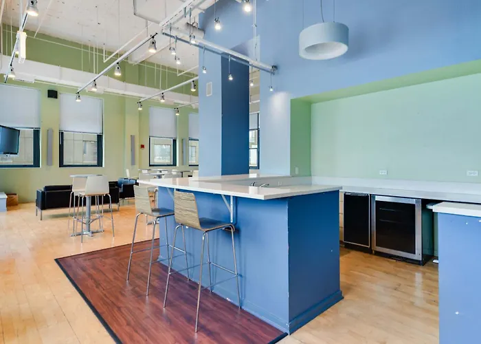 Appartement Downtown With Free In & Out Parking 1 *